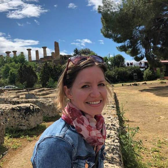 Meet your Posher, Jennifer - Picture 1 of 1